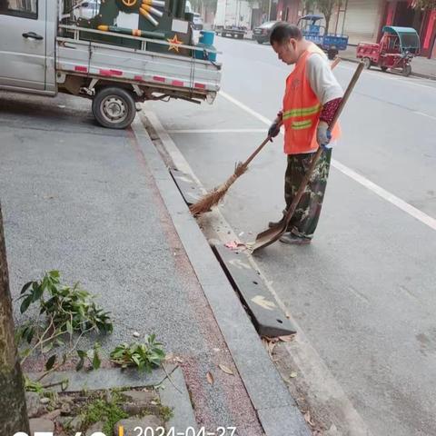 五一坚守岗位，保清洁，诠释劳动之美