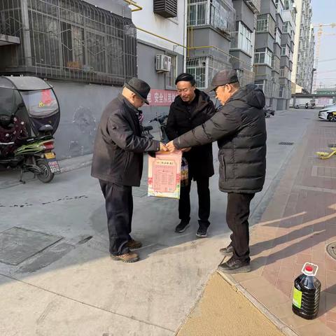 关山林场：岁末慰问迎佳节  浓浓关怀显真情