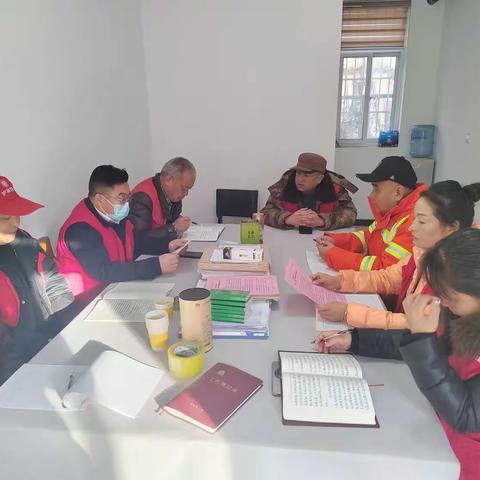 关山林场：行政办，财务办联合张家河口管护站结对巡查活动