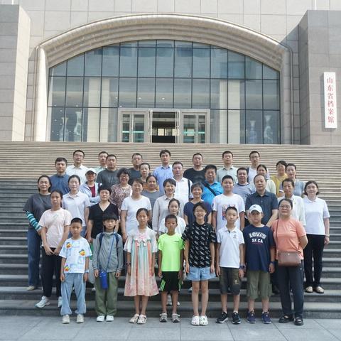 童心向军心 红色传薪火