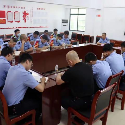 海口公安交警部署进一步强化交通安全宣传教育工作