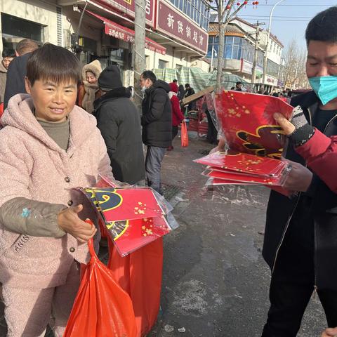 年味满满！红庙镇开展文化惠民发对联活动