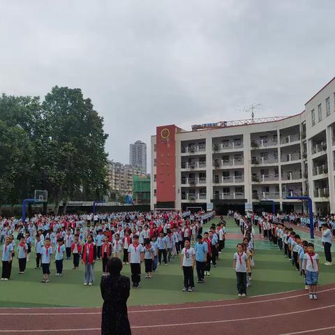 十堰市东风44小学家长开放日