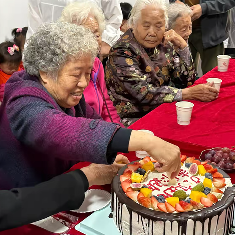 传承美好，共度重阳——曲江街道中海凯旋门社区开展重阳节活动