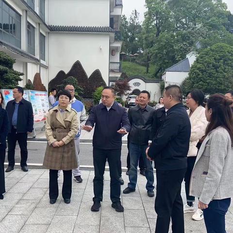 区委书记何超调研湘东区烟雨江口艺术美村项目