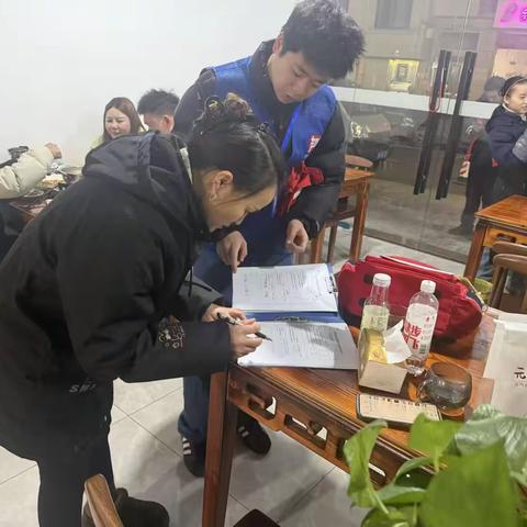 蟠龙村夜巡护平安 筑牢消防安全防线