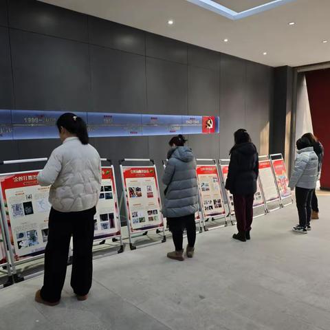 【中国年•遇见临潼】|  临潼区图书馆开展“金蛇狂舞贺新春 —— 乙巳年蛇文化线下展”活动