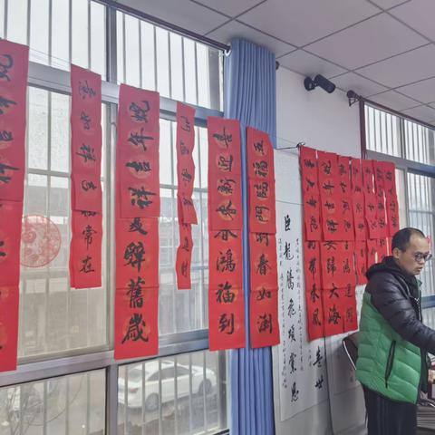 【中国年•遇见临潼】| 临潼区图书馆开展“书香浸润 翰墨迎春”义写春联活动