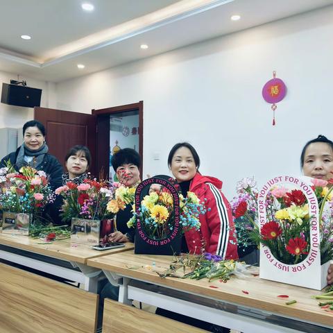 【中国年·遇见临潼】凝炼诗书芬芳气 化作花语庆新春——临潼区图书馆开展庆元宵主题插花活动