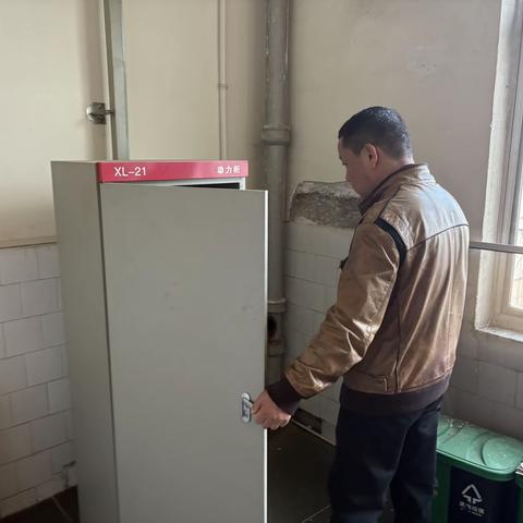 临潼区图书馆进行安全检查