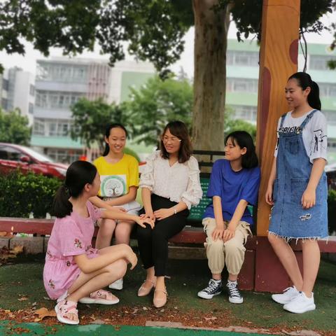 潍坊三中优秀班主任霍苗： “聚是一团火，散是小火苗”