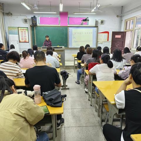 “语”你同行  奋楫扬帆——辉县市城北初级中学语文组开学准备教研活动