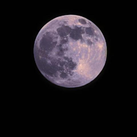 2025年12月4号的超级月亮（手机拍的）