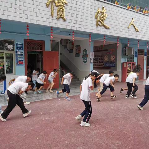 防空防灾演练，共筑平安校园一一南阳市第四十三小学开展防空应急疏散演练活动