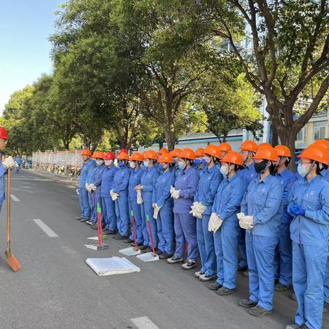 让党旗在装置现场闪闪发光———隆惠公司冒40 °C高温   4次突击完成常减压装置卫生清理任务