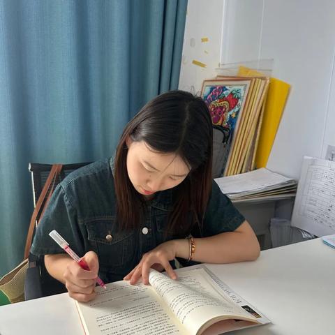 让表扬成为点亮童心的明灯——读《一线表扬学》有感