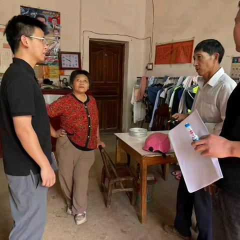 入户访民情 实干暖民心