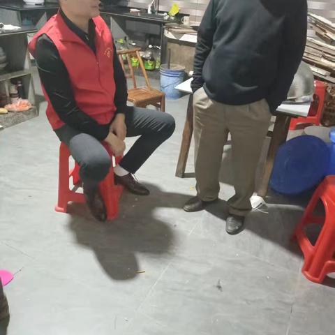 夜访夜办：医保宣传与护鸟知识普及暖民心