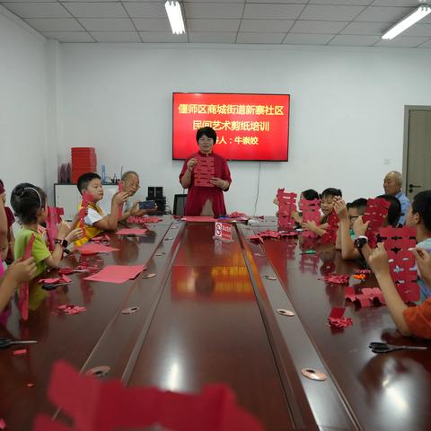 商城街道  剪纸趣味浓 温馨少儿乐