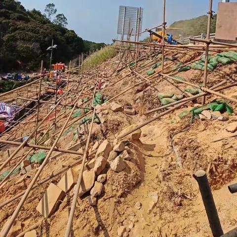 传统钢花管施工在复杂地质条件下的限制有哪些？