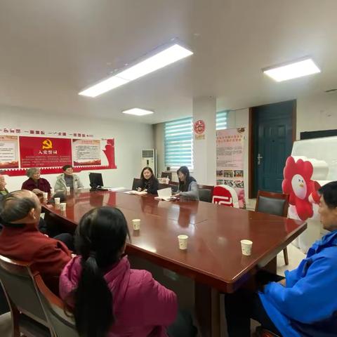 千佛山东路社区召开支部书记座谈会