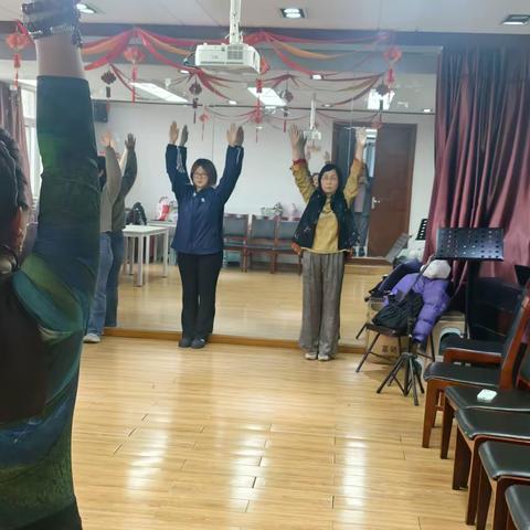 【千佛山街道·千东社区】 春·启程｜春日形体课 点亮千东“她”风采