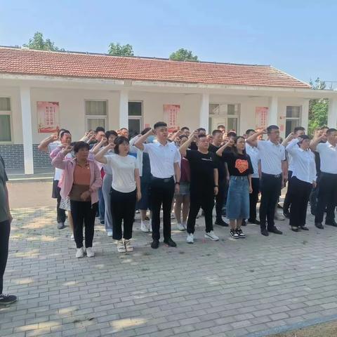 章丘区相公庄街道组织新党员集中宣誓暨党员培训