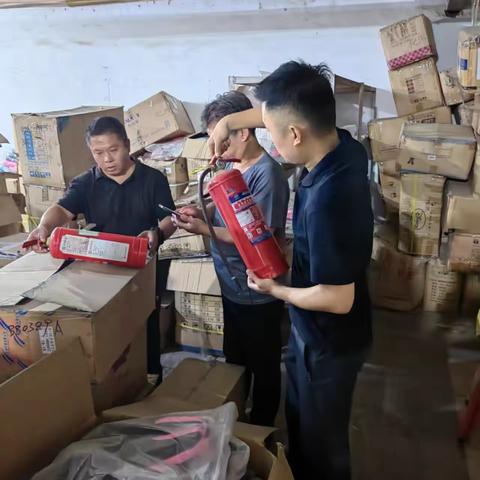 北村街道对仓储物流等重点行业领域开展安全检查
