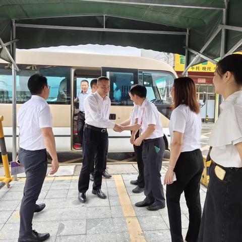 情系教师节，慰问暖人心——市领导莅临长来镇中心小学开展教师节走访慰问活动