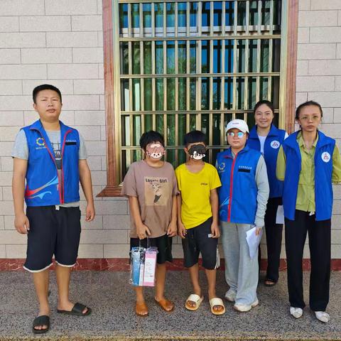 “暑期关爱困境青少年”走访慰问活动