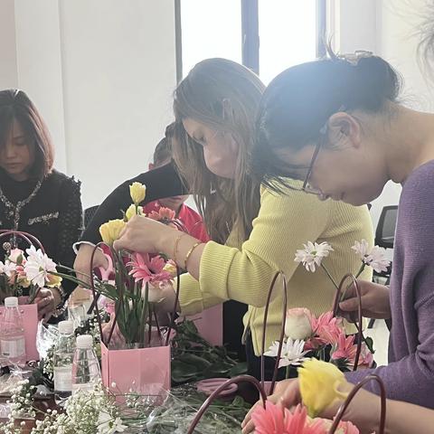“以花会邻 香满胜兴” 杨美社区开展魅力三八 花样女神主题活动
