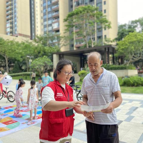 杨美社区开展文明宣传进小区活动，带动居民践行文明实践