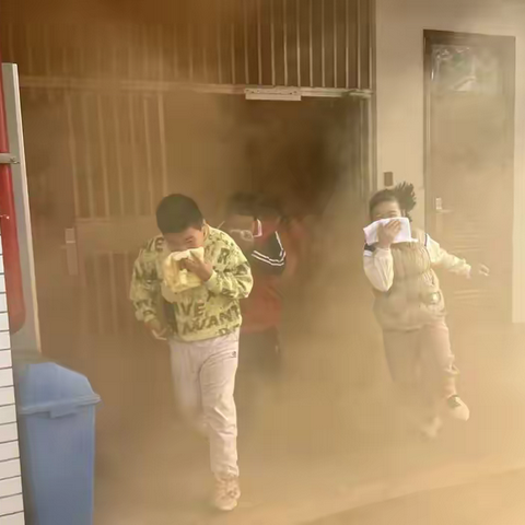 以练筑防保平安，安全意识入人心 ——土地堂小学2025年秋消防紧急疏散演练活动小结