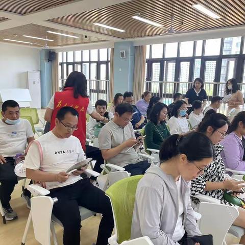 【唐冶街道 帝华鸿府社区】社区开展垃圾分类宣传活动