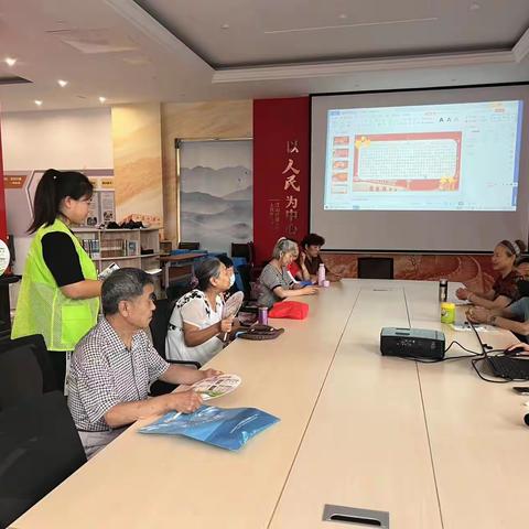 【唐冶街道帝华鸿府社区】开展有害垃圾分类回收宣传活动