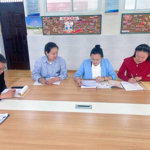 音乐润童心 颂歌赞祖国——翠林蓝湾小学音乐组爱国主题教育教研活动
