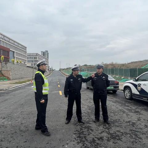 【铜川公安】铜川市交警一大队开展“节前”道路交通安全隐患排查