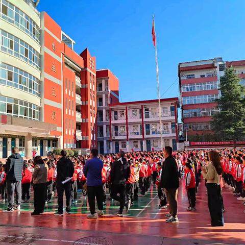 嵩县第二实验小学举行第十届校园秋季运动会！——五六年级比赛掠影