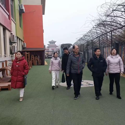 【稚慧秦幼·迎检赋能】县政府教育总督学李新浩一行督导检查秦源幼儿园春季开学工作