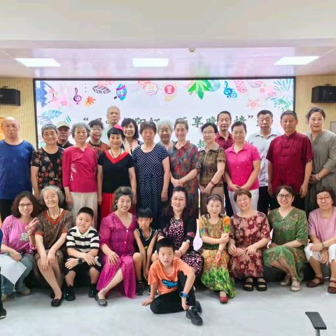 “一老一小”同欢乐  “朝夕美好”共守护——千佛山街道党群服务中心开展“趣味K歌”主题文化活动