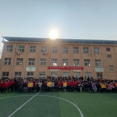 “绳”采飞扬迎新年，凝心聚力展风采——洛宁县西城小学迎元旦拔河比赛圆满举行