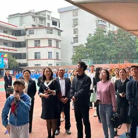 学习交流促提升  携手同心向未来——城区小学部分教师赴登岸小学参观学习