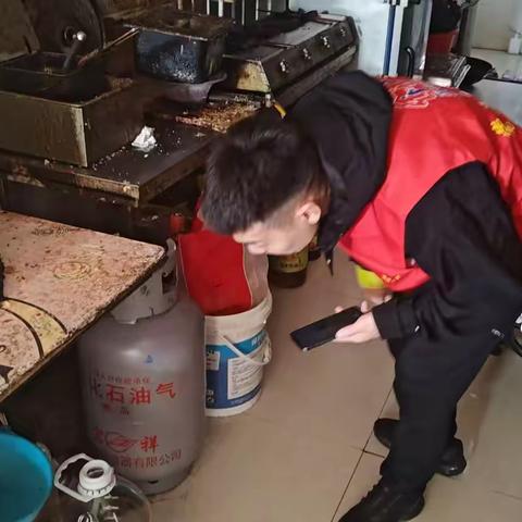 大潘社区门市消防安全专项检查暨清单张贴工作