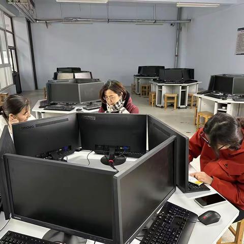 集备聚力，教学提质——小学部信息技术开展集体备课活动