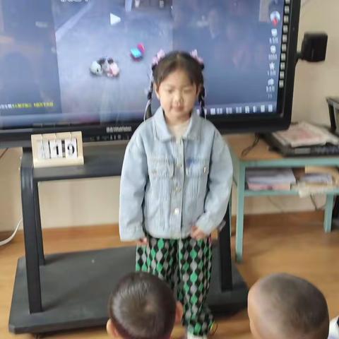 小小新闻播报员