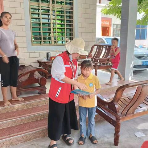 新龙镇新村开展防溺水宣传工作