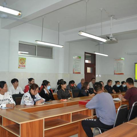 丁庄街道广北小学召开家长会暨2023-2024学年校级家长（膳食）委员会会成立大会