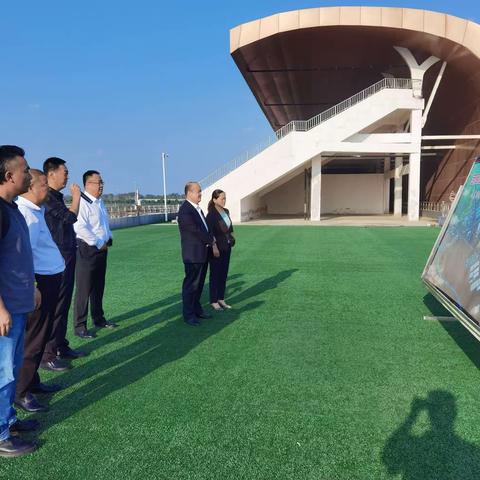 10月3日下午，山东北大校友会秘书长、齐鲁能源有限公司董事总经理王涛一行到定陶区考察经济社会发展情况和投资环境