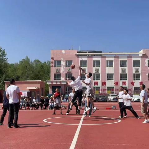 粽情端午 “篮”动青春——巴藏沟回族乡中心小学校举办篮球友谊赛