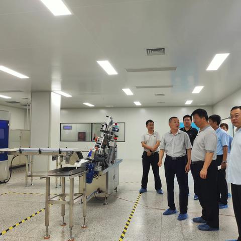 洛阳市人大常委会财经工委主任张克轩一行到洛宁县开展开发区改革和“三个一批”项目建设专题调研